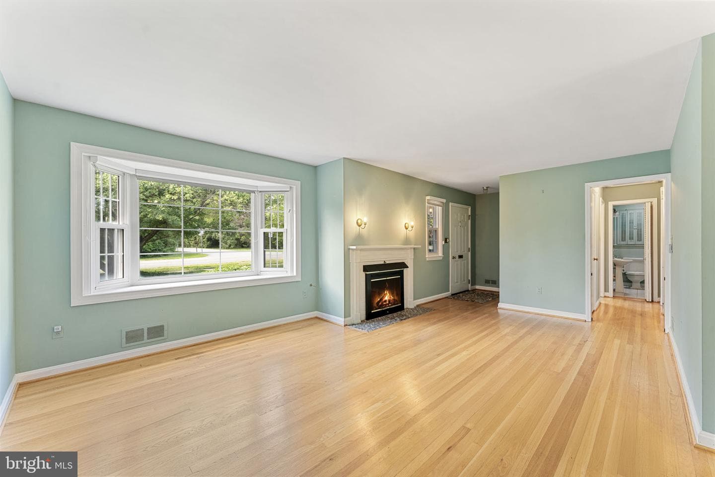 826 Van Buren Street photo 6