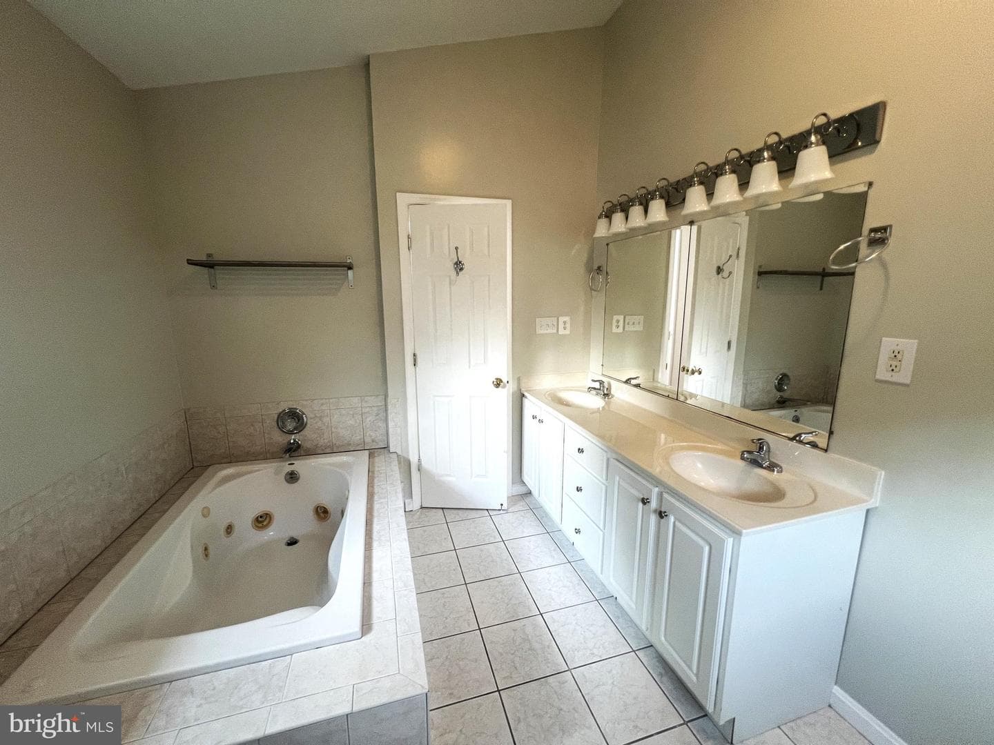 6120 Greeley Boulevard photo 19