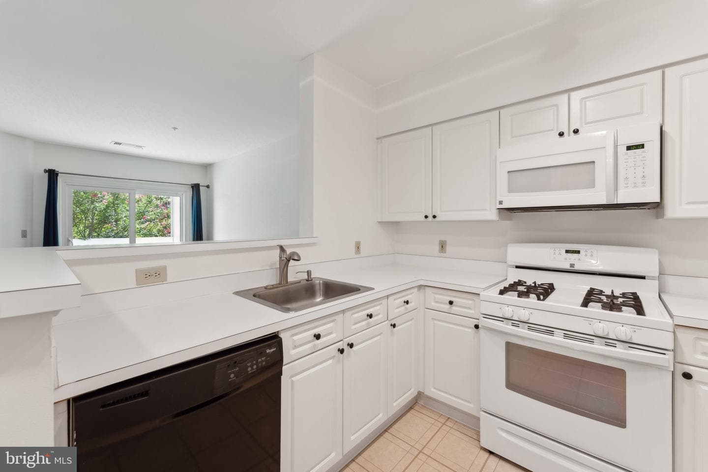 2204 Westcourt Lane #209 photo 6