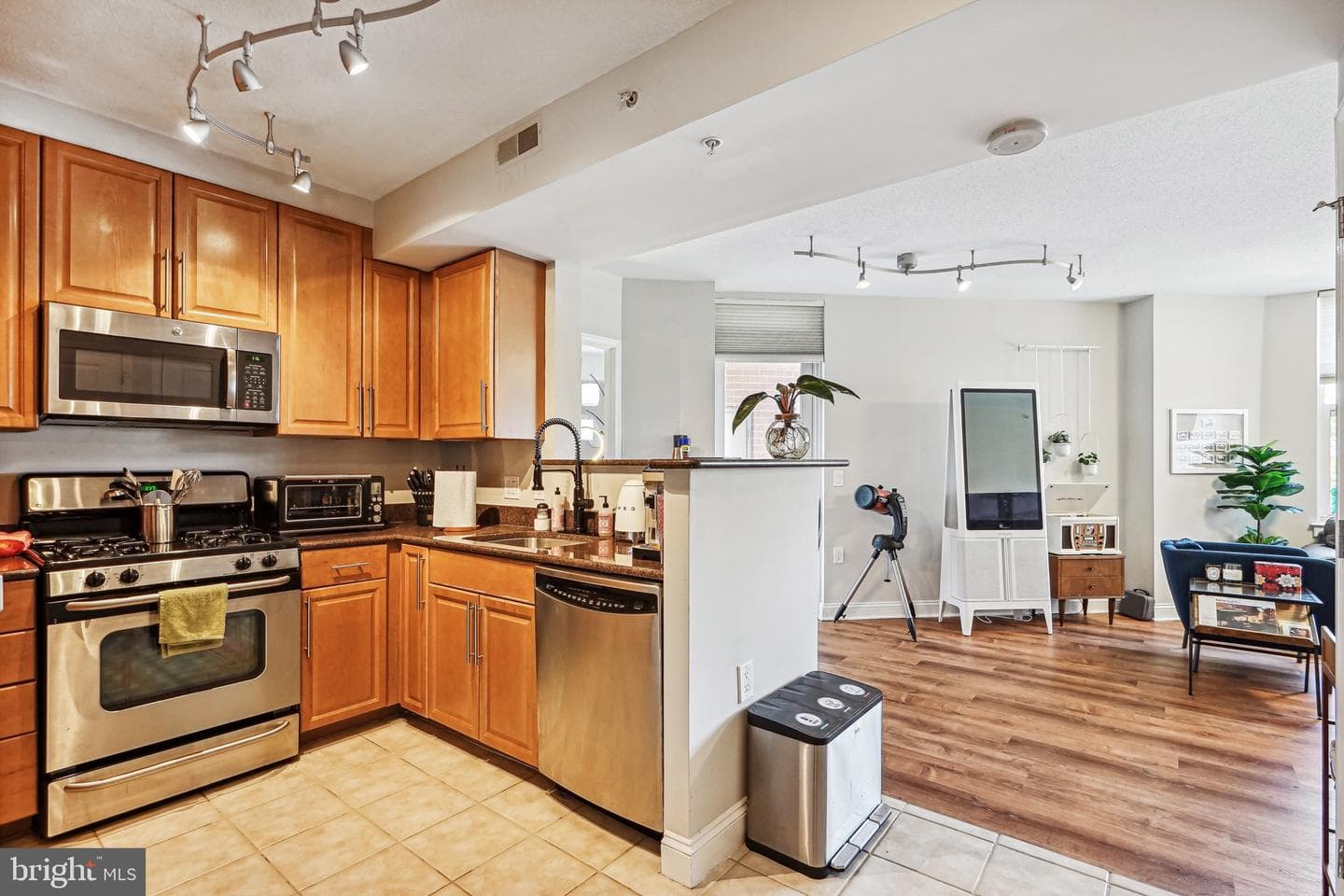 11760 Sunrise Valley Drive #414 photo 7