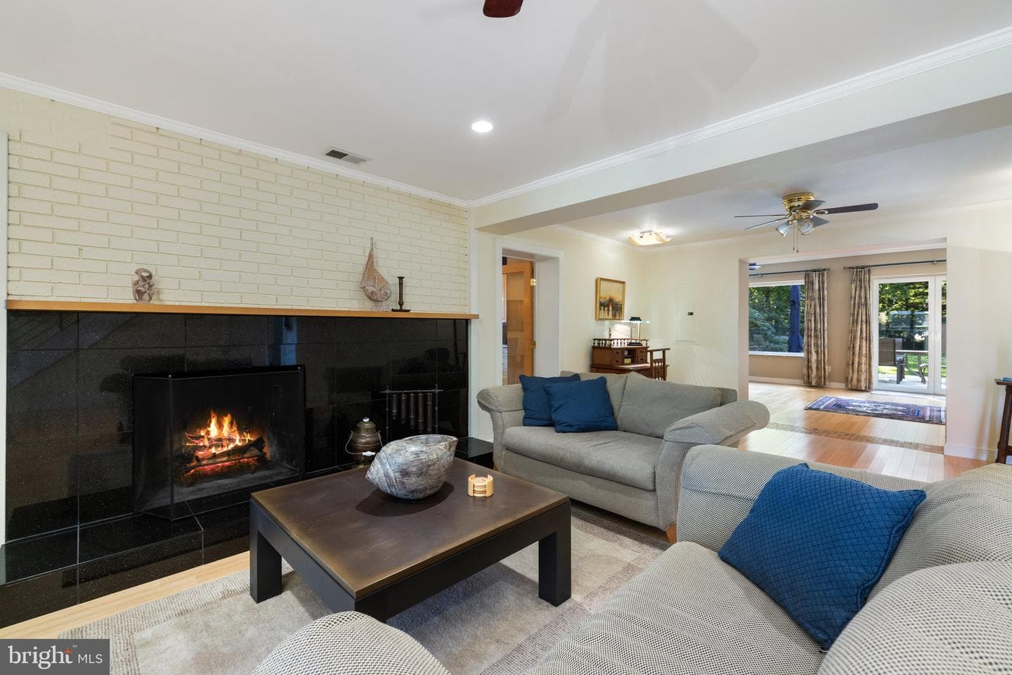 1640 Irvin photo 8