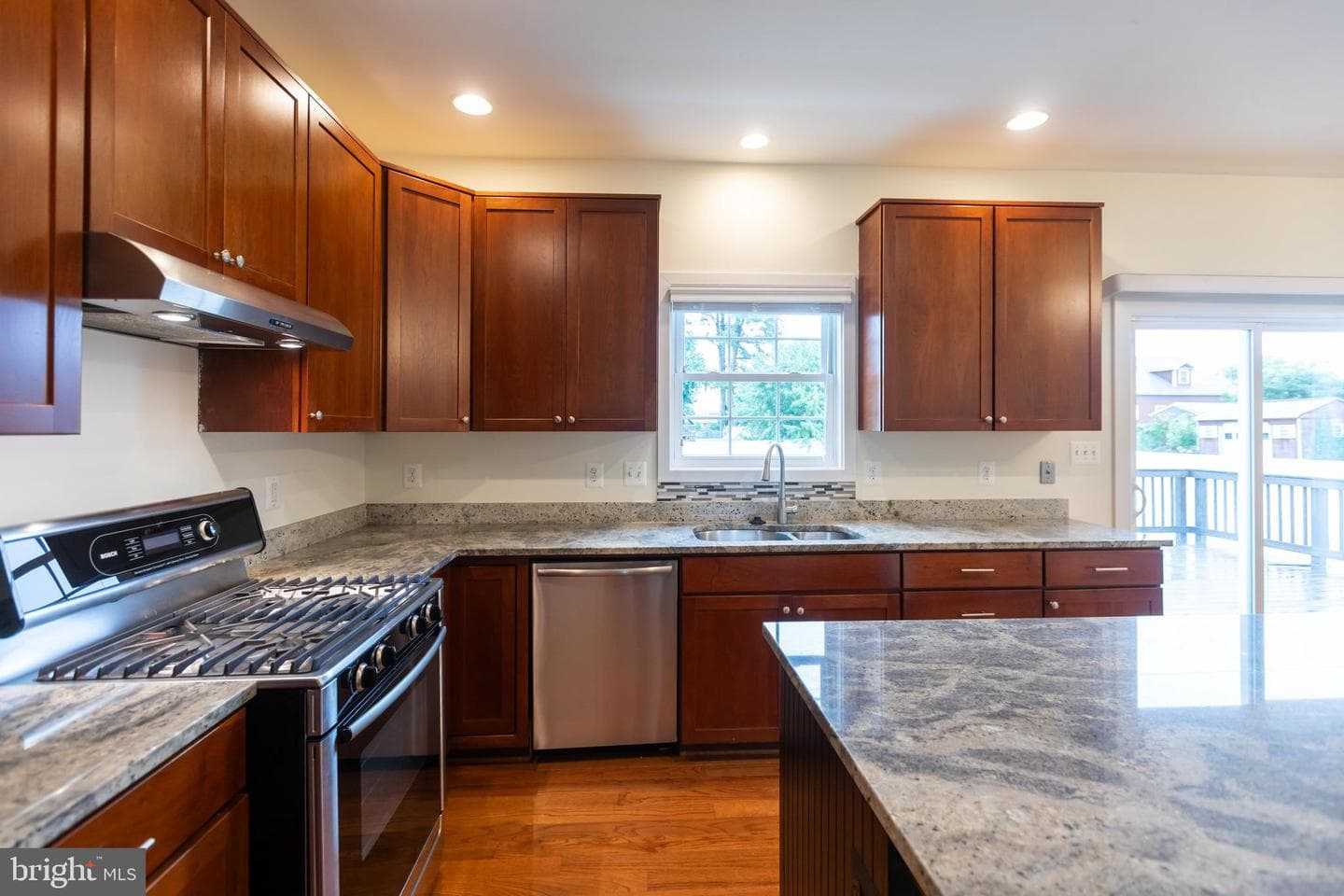 4904 Apple Tree Drive photo 13
