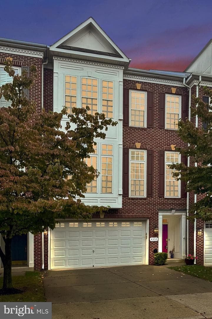 4353 Patriot Park Court photo 2