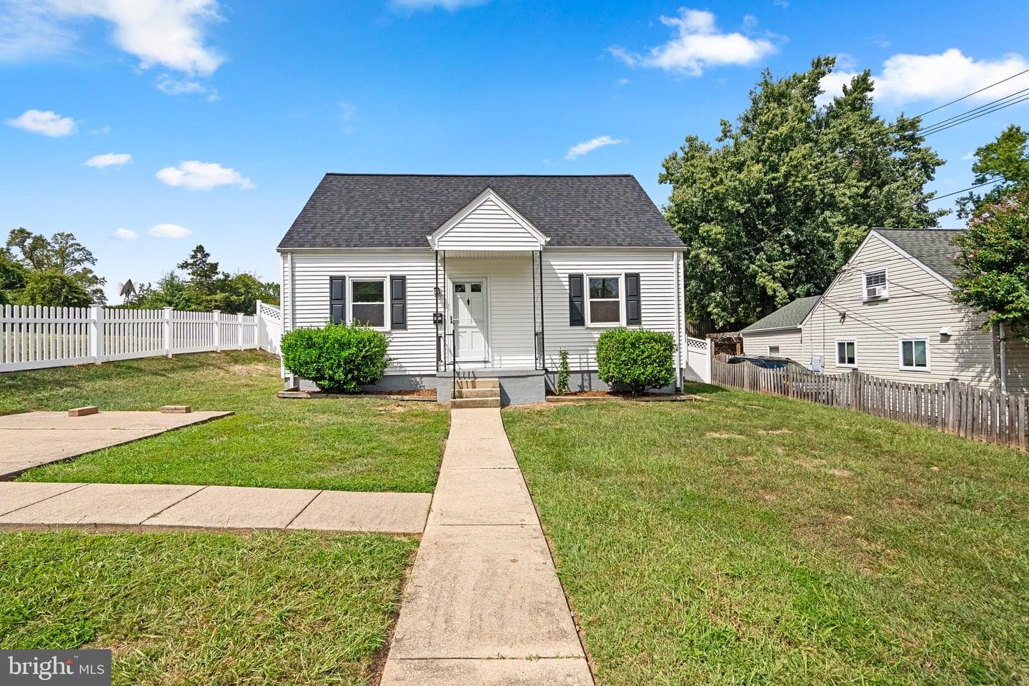 5652 Kathryn Street photo 2