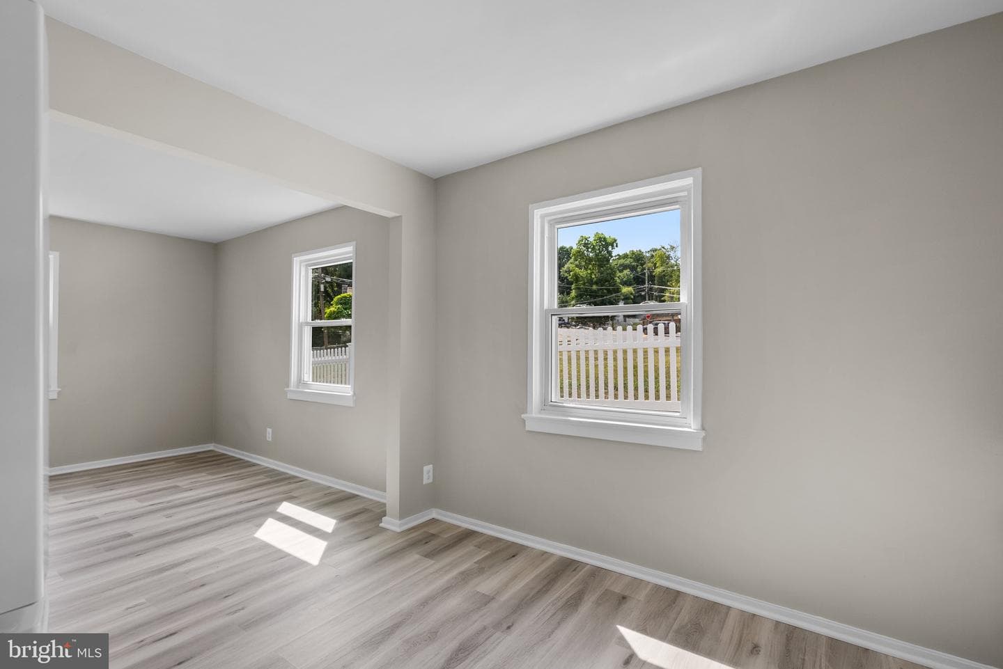 5652 Kathryn Street photo 8