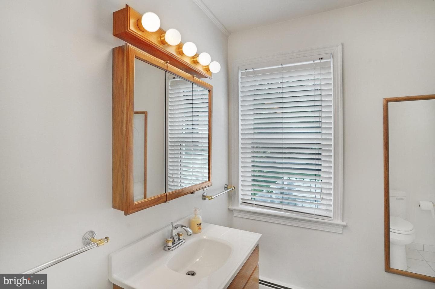 13826 Eames Avenue photo 16