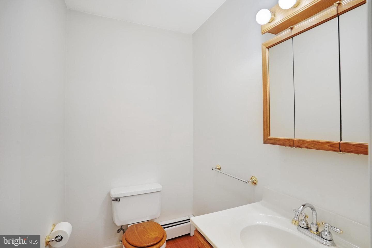 13826 Eames Avenue photo 23