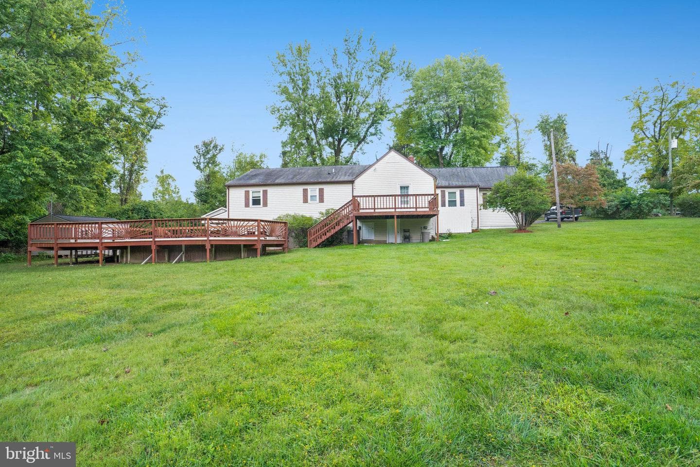 13826 Eames Avenue photo 32