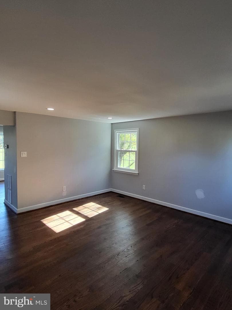 7349 Crestleigh Circle photo 7
