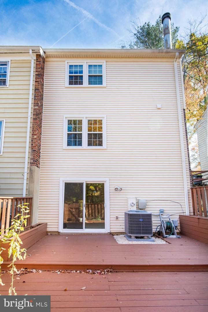 5008 Head Court photo 24
