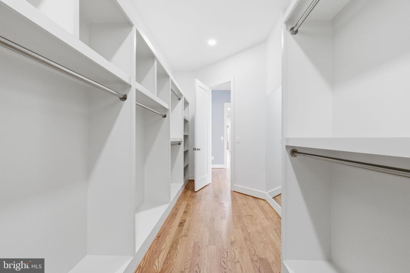 7631 Lisle Avenue photo 39