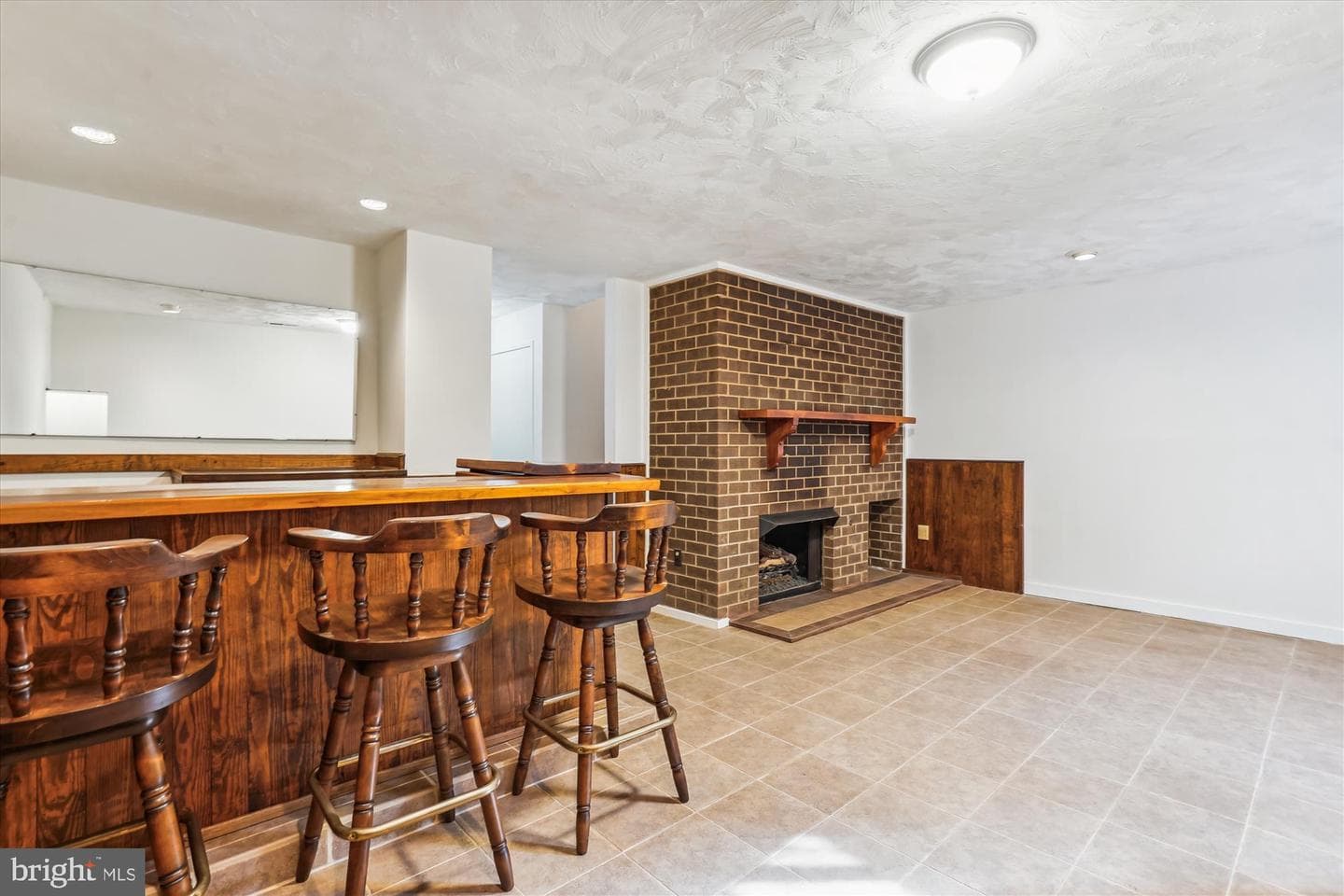 1741 Cy Court photo 27
