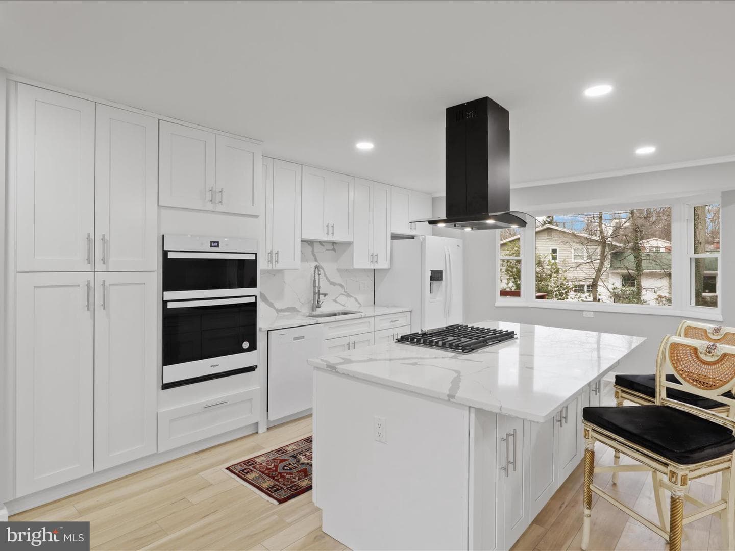 6815 Maplecrest Drive photo 13