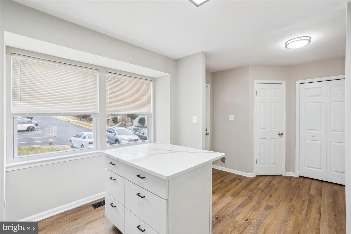 5492 Stavendish Street photo 16