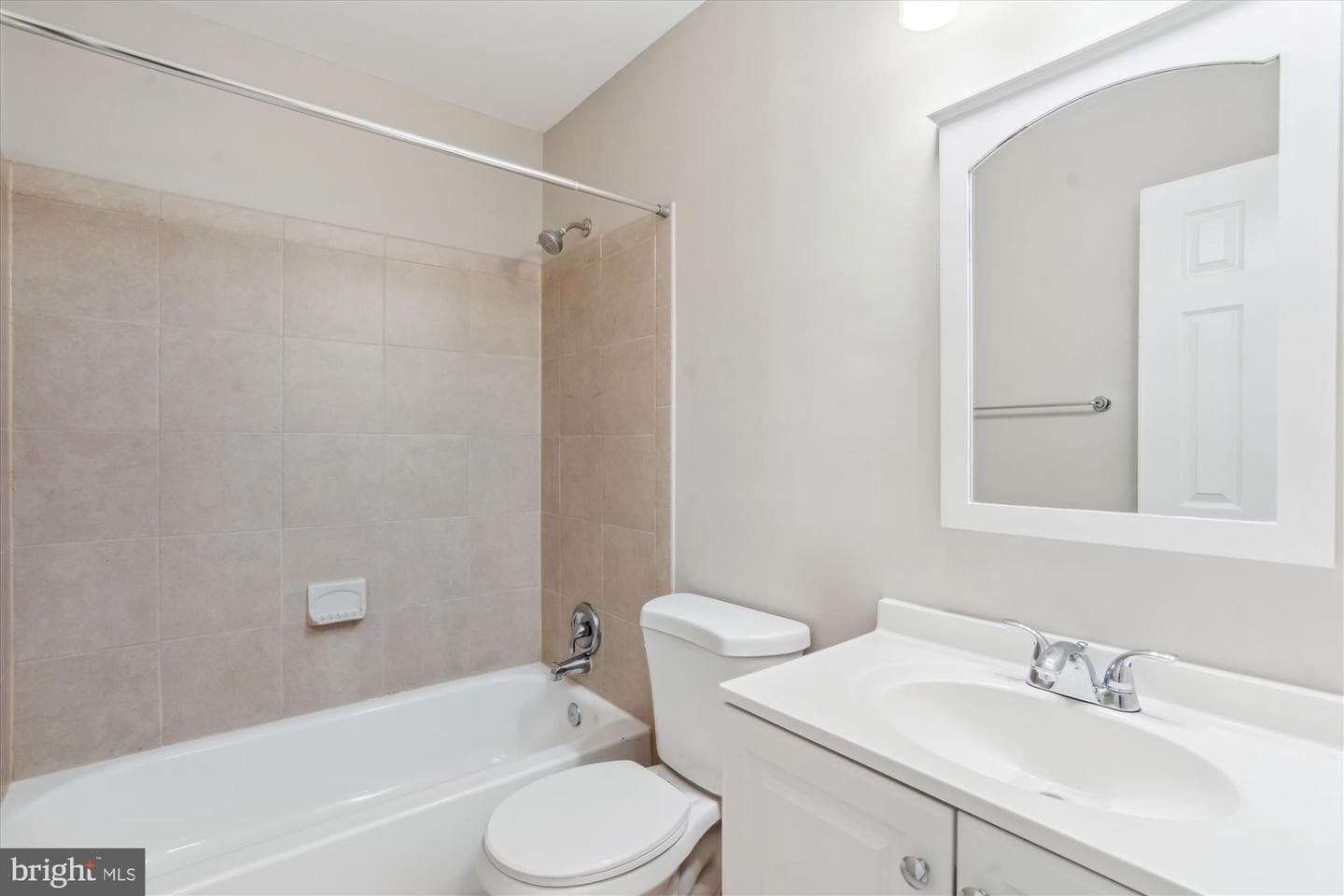 5492 Stavendish Street photo 24