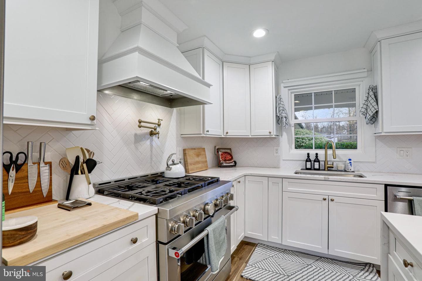 13137 Madonna Lane photo 8