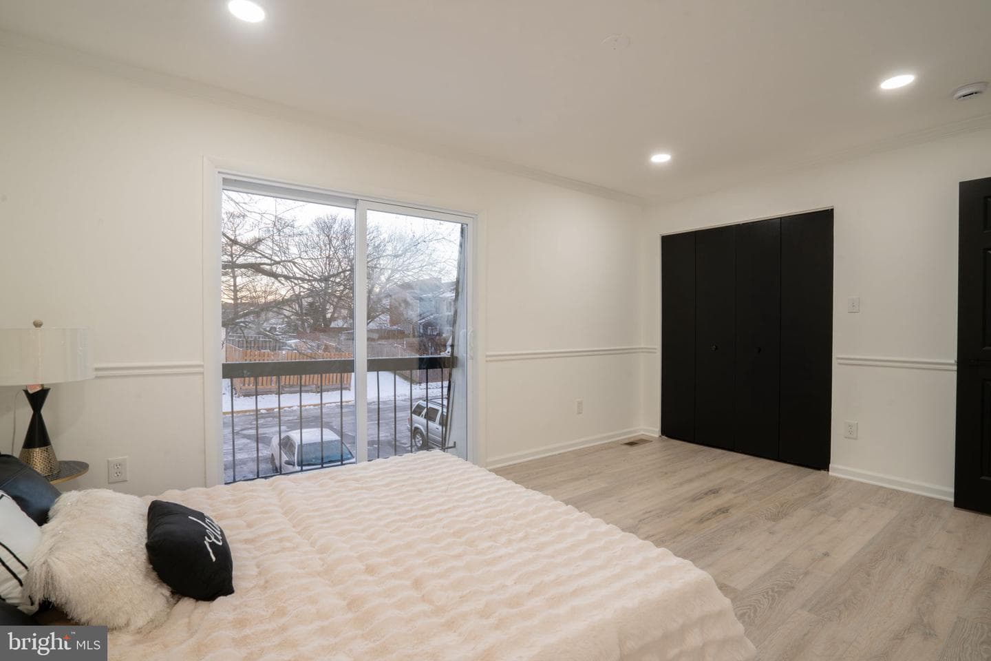1033 Kings Court photo 16