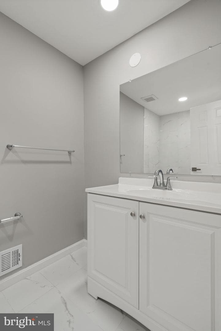 7020 Braddock Mews Place photo 25