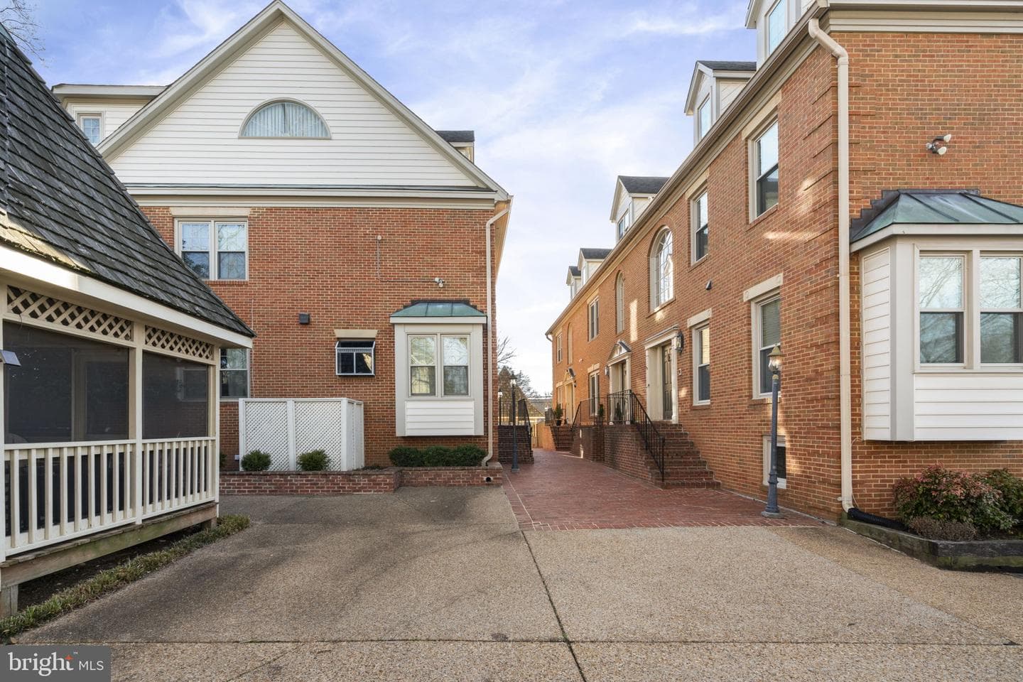 1537 Cedar Ave photo 4