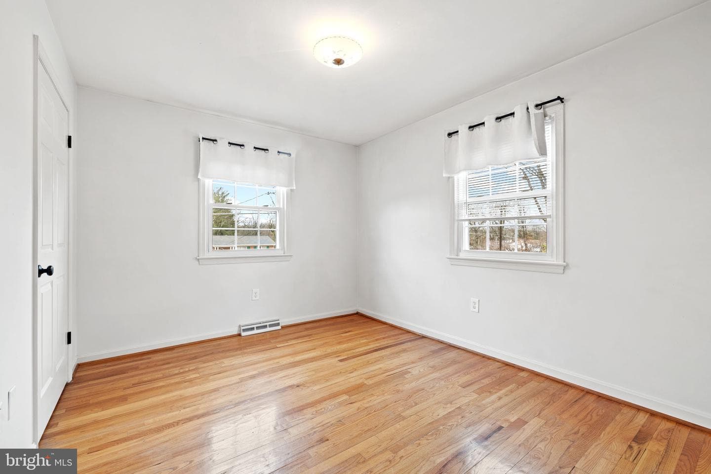8116 Bard Street photo 15