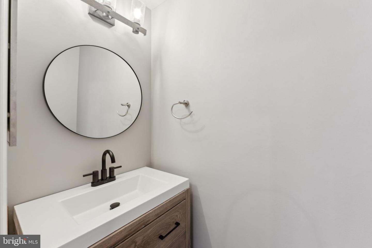 2225 McLean Park Road photo 6
