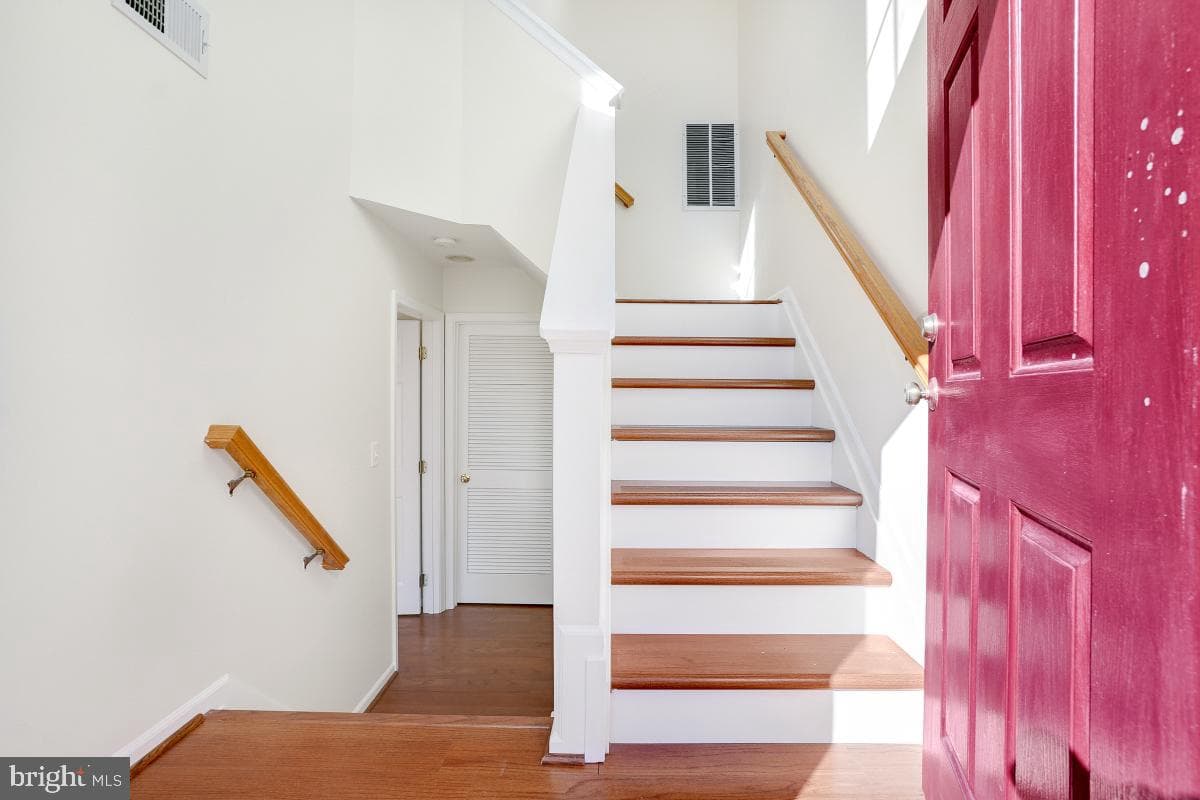 6081 Sara Marie Terrace photo 4