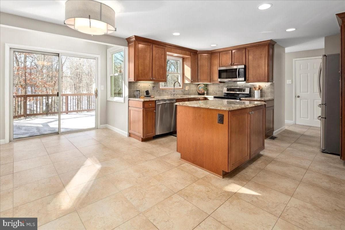 8218 Rushing Creek Drive photo 20