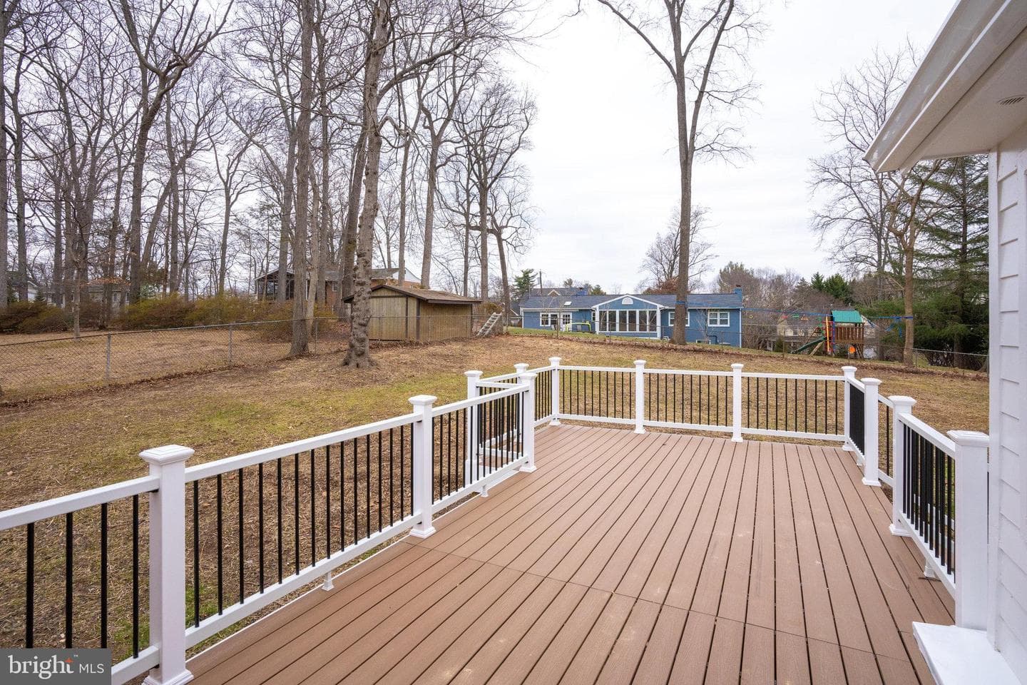 913 Golden Arrow Street photo 23