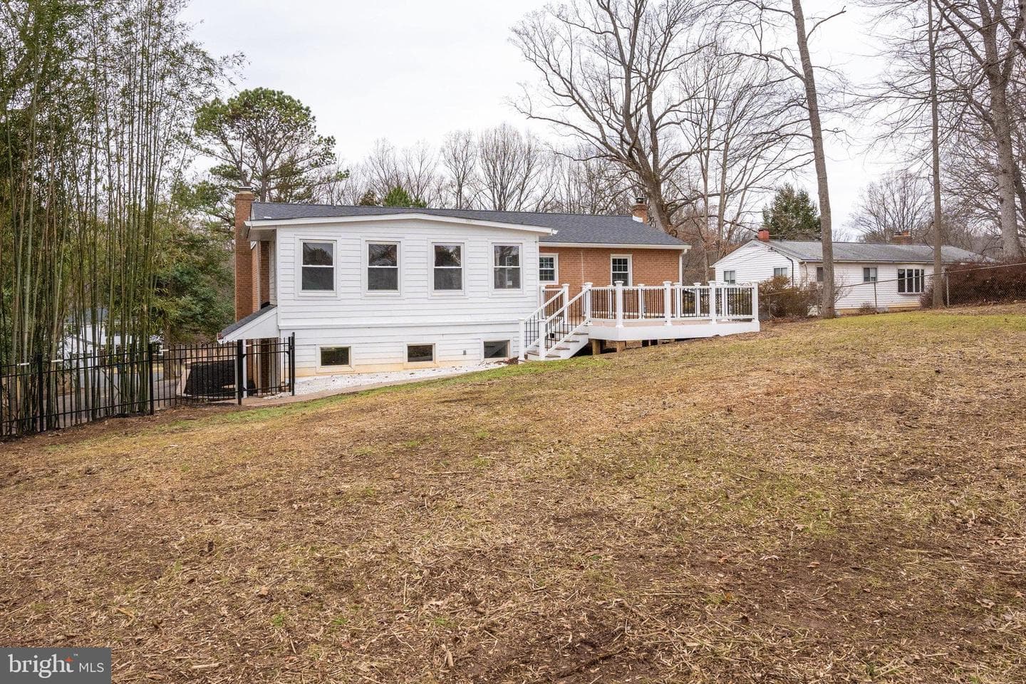 913 Golden Arrow Street photo 25