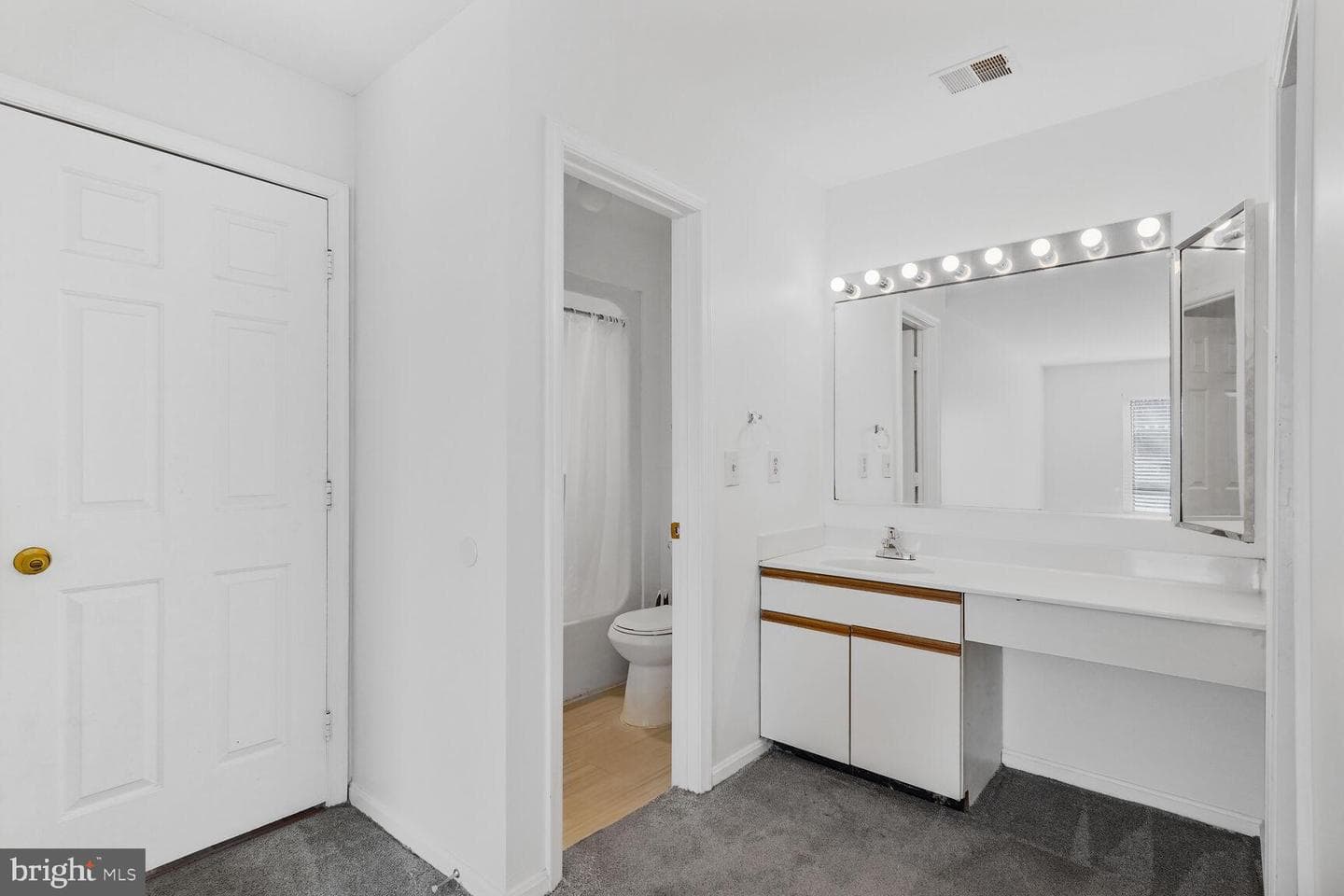 2807 Lee Oaks Court #102 photo 13