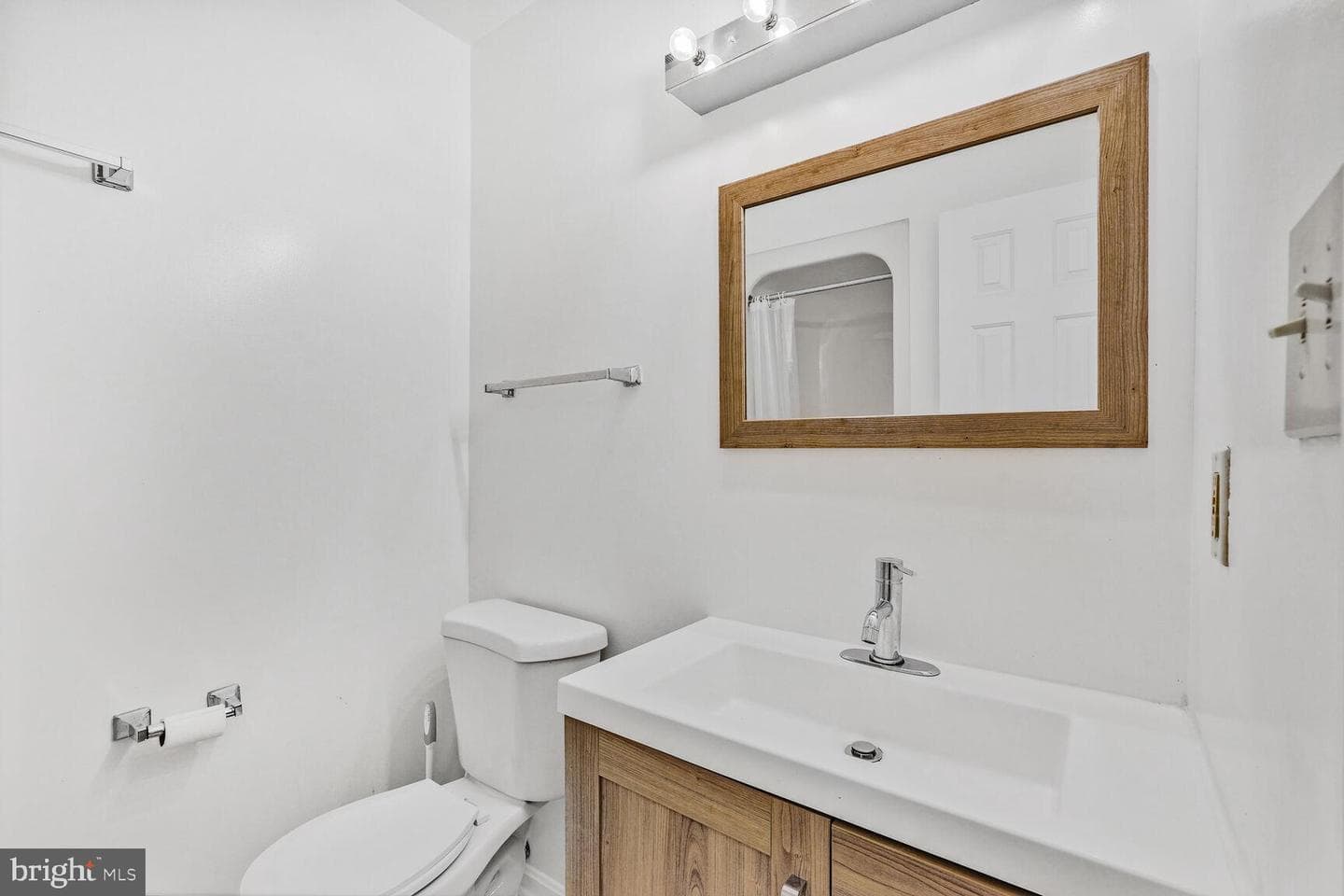 2807 Lee Oaks Court #102 photo 16