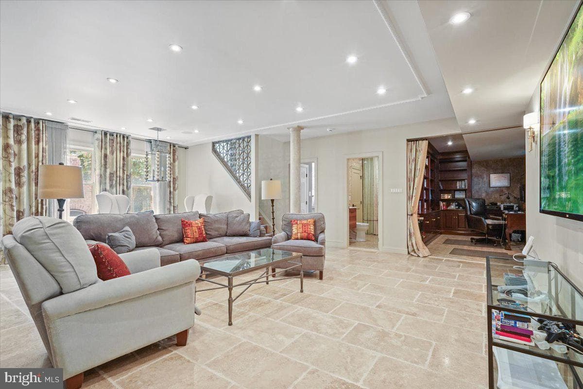 1427 Wynhurst Lane photo 49