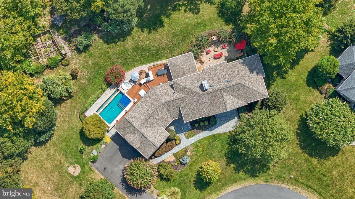 1427 Wynhurst Lane photo 6