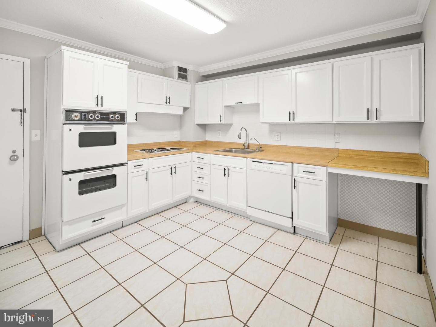 8370 Greensboro Drive #1001 photo 10