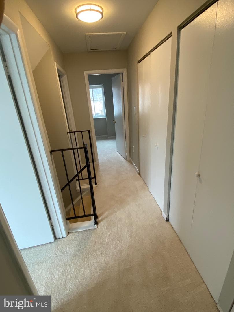 1005 Queens Court photo 11