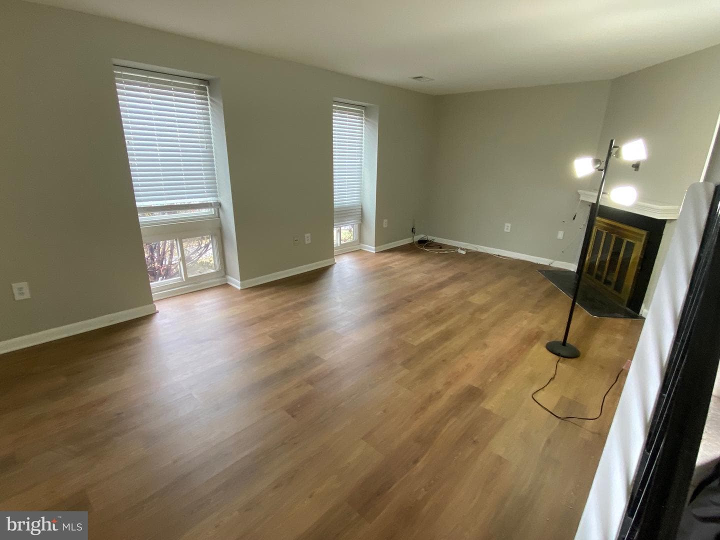 1005 Queens Court photo 18