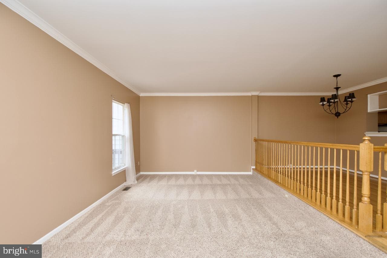 5215 Dunstable Lane photo 9