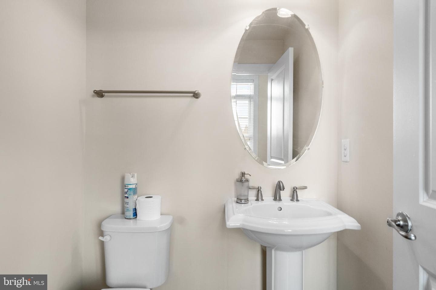 13667 Neil Armstrong Avenue photo 22