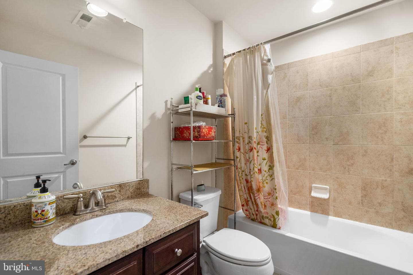 13667 Neil Armstrong Avenue photo 32