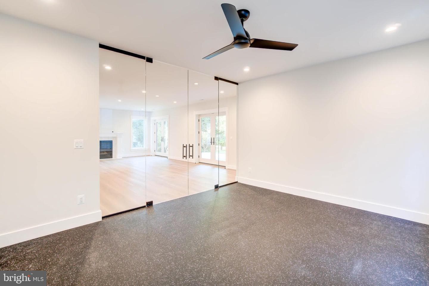 1806 Dumbarton Street photo 69
