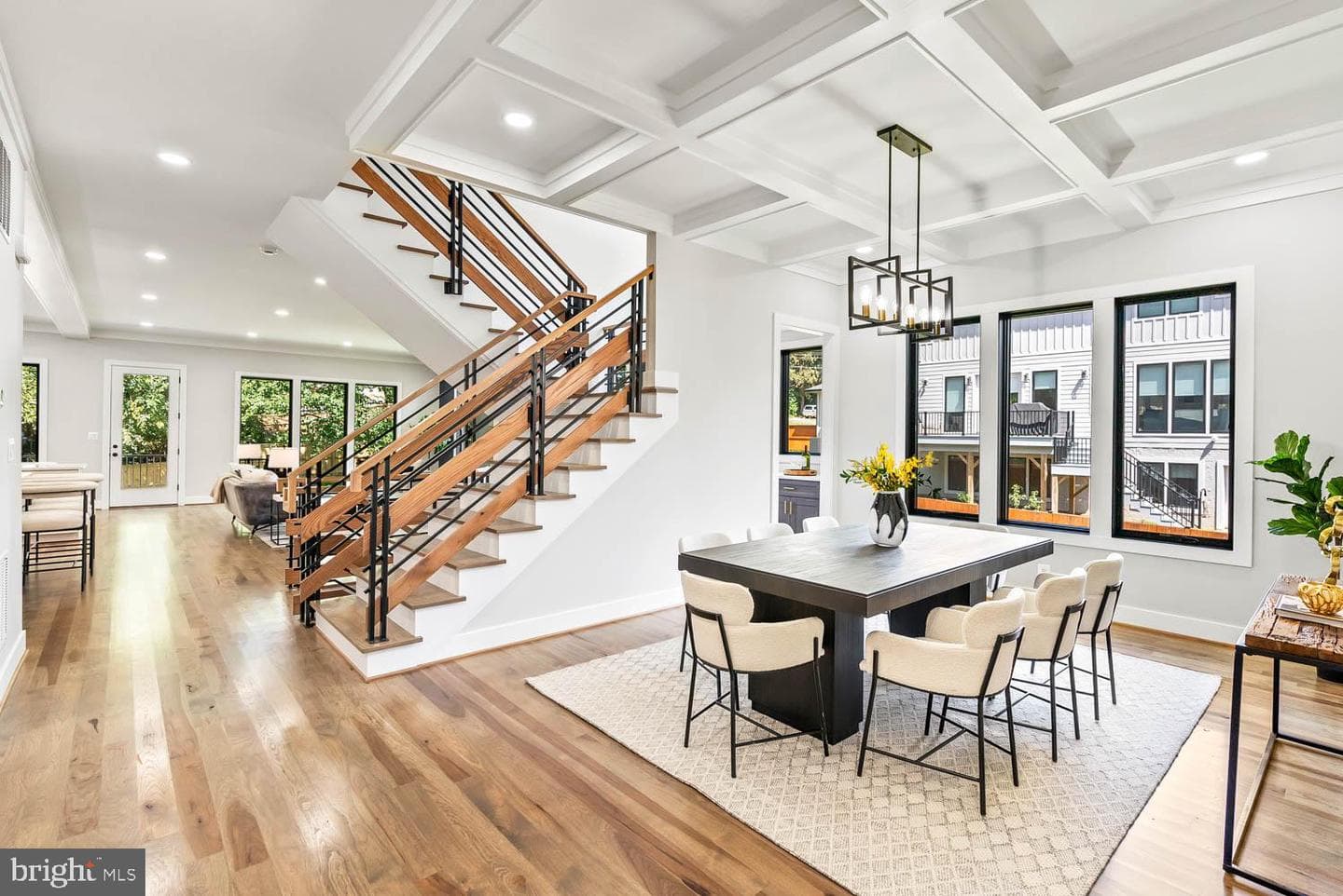 501 Yeonas Drive SW photo 9