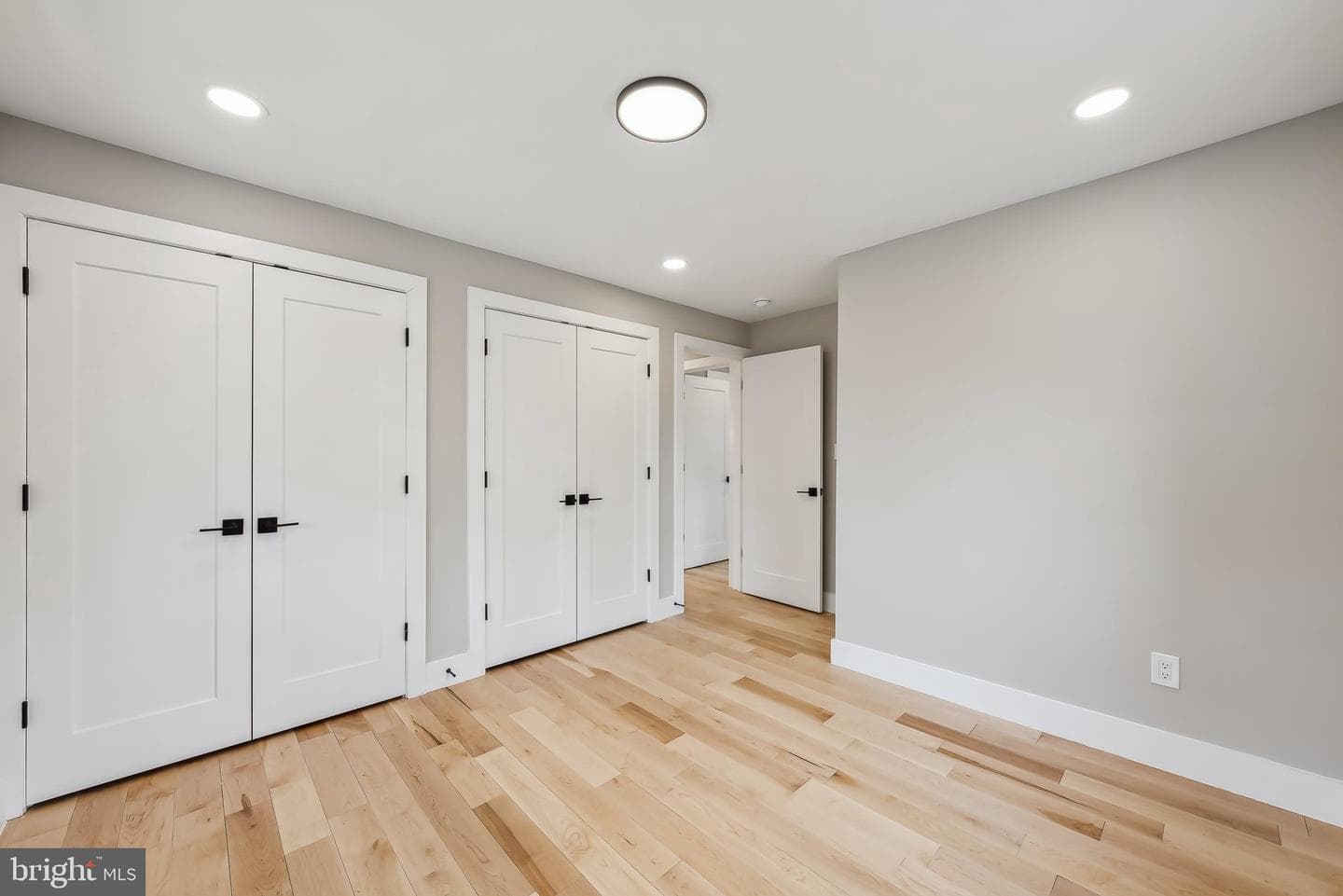 820 Walker Road photo 20