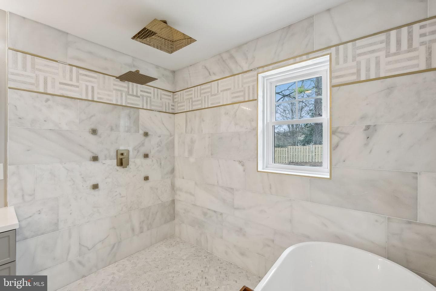 820 Walker Road photo 29
