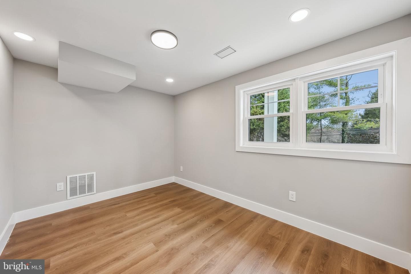 820 Walker Road photo 40