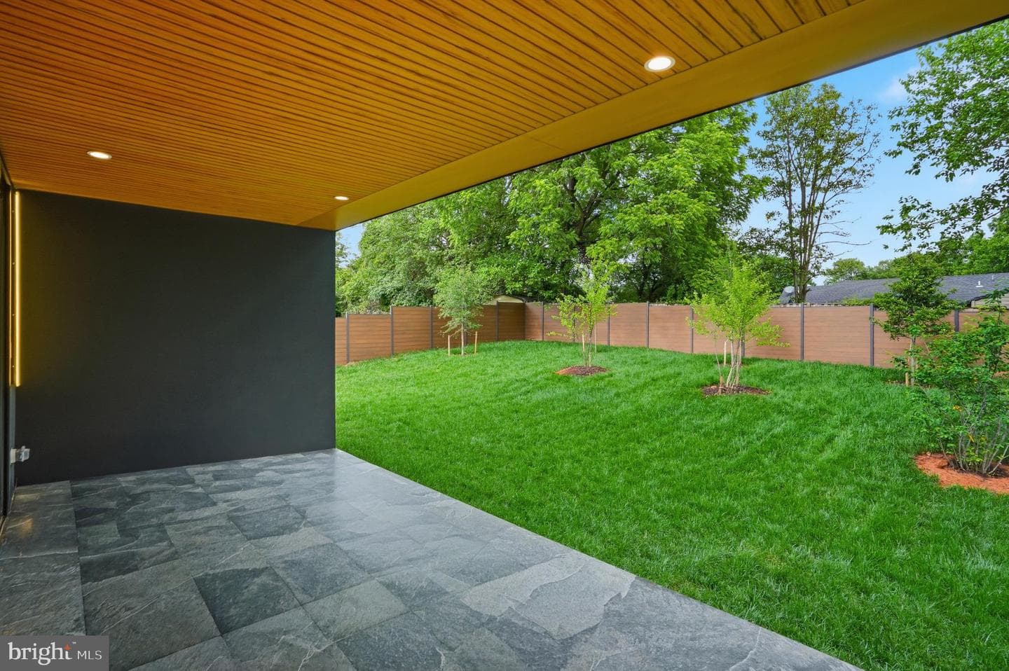 1747 Gilson Street photo 91