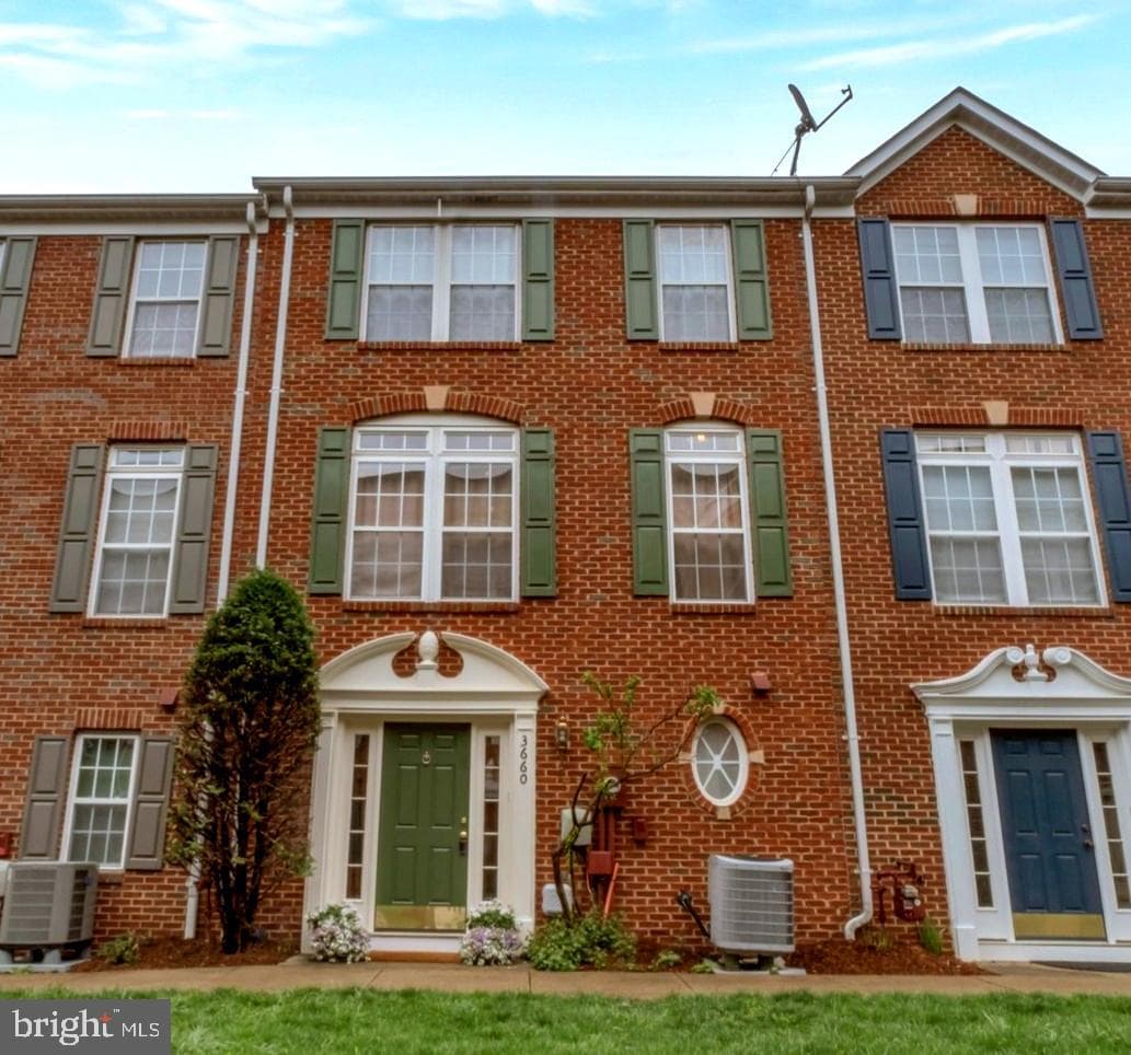 3660 Madison Watch Way photo 2