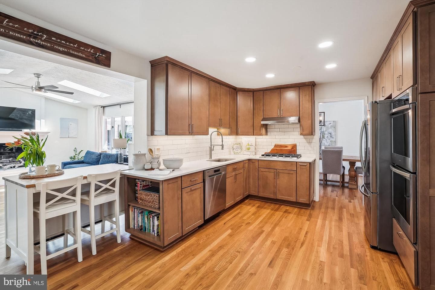 5517 Yorkshire Street photo 3