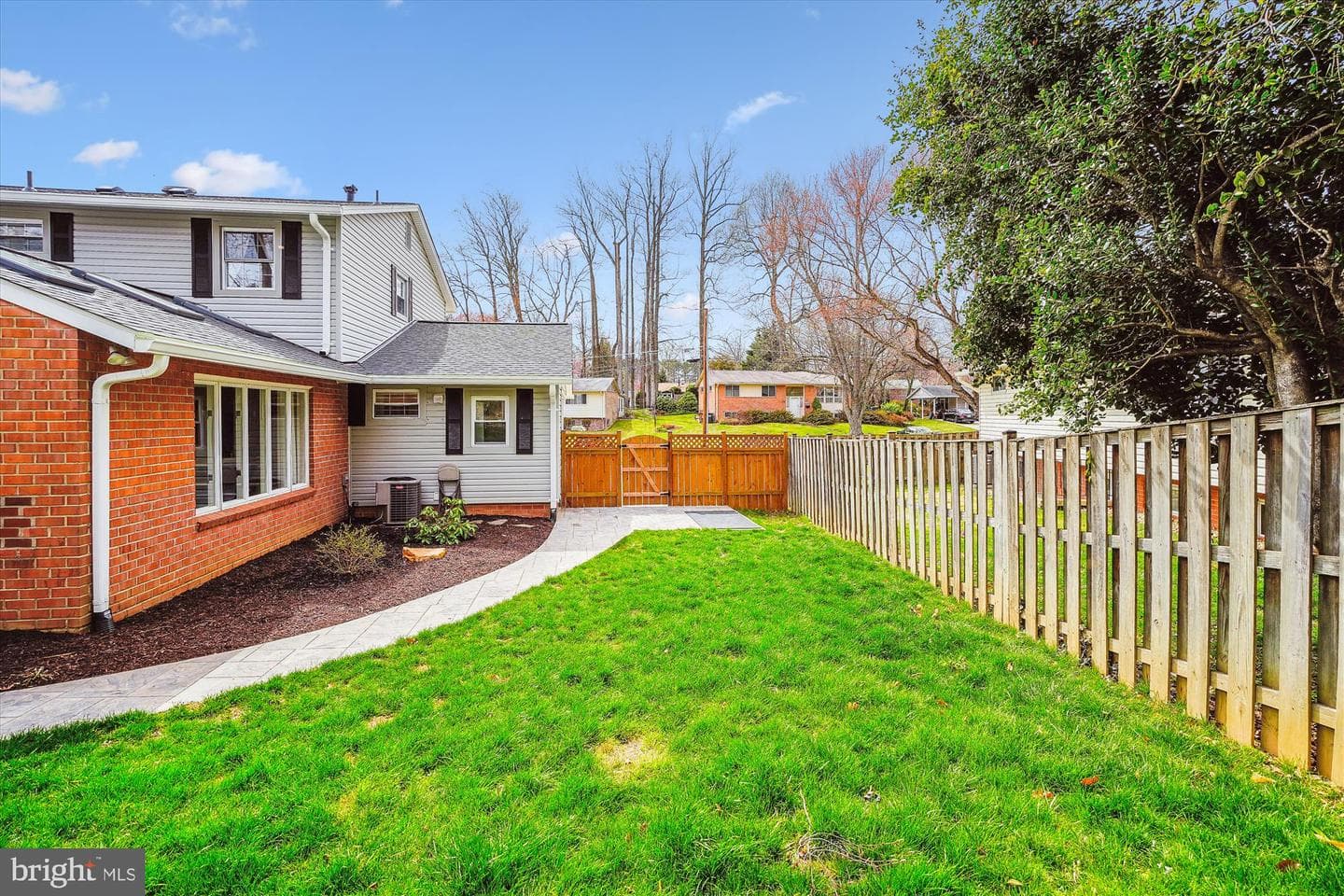 5517 Yorkshire Street photo 33