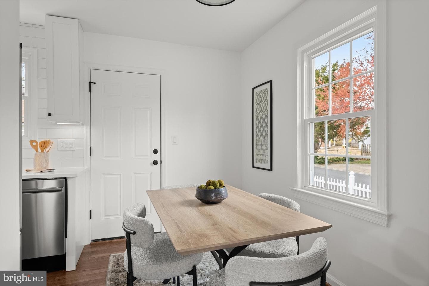 2844 Meadow Lane photo 14