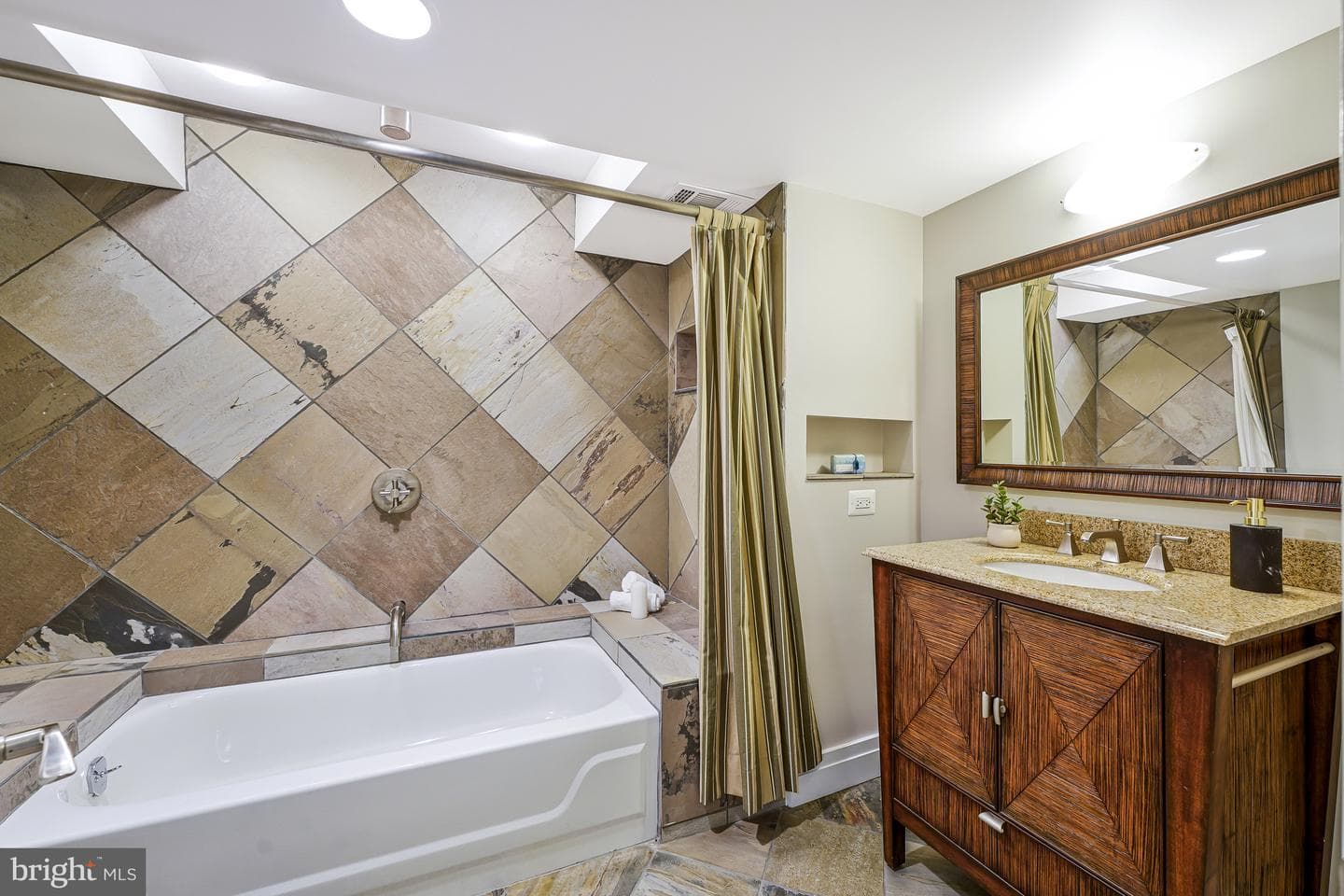 10226 Cedar Pond Drive photo 58